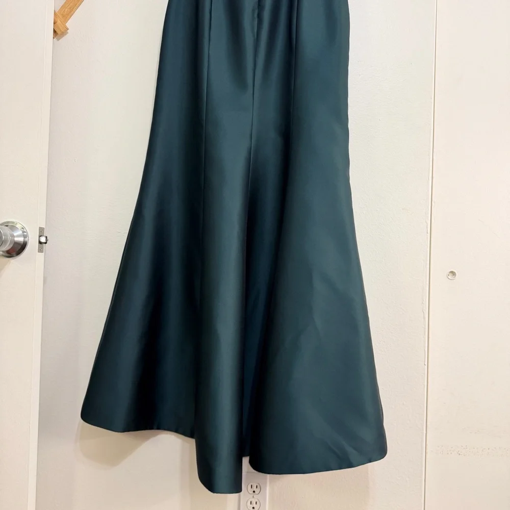 NEW Alfred Sung Style D879 One Shoulder Bow Sateen Gown, Size 14